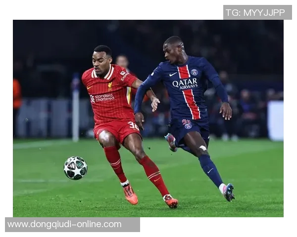 英超激战利物浦逆转巴黎圣日耳曼红牌事件引发全场热议与战术分析
