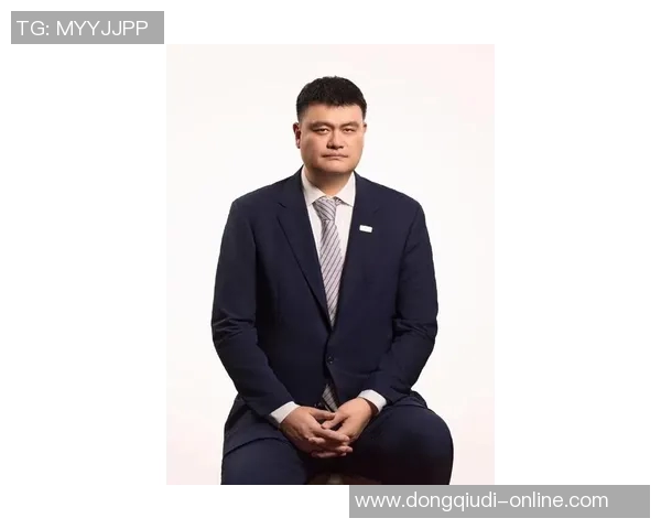 姚明华丽转身成型男展现风采引领时尚潮流新风尚