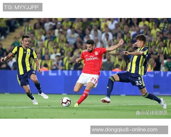 本菲卡逆袭里昂3-2爆冷全场欢呼数据分析揭示比赛精彩瞬间