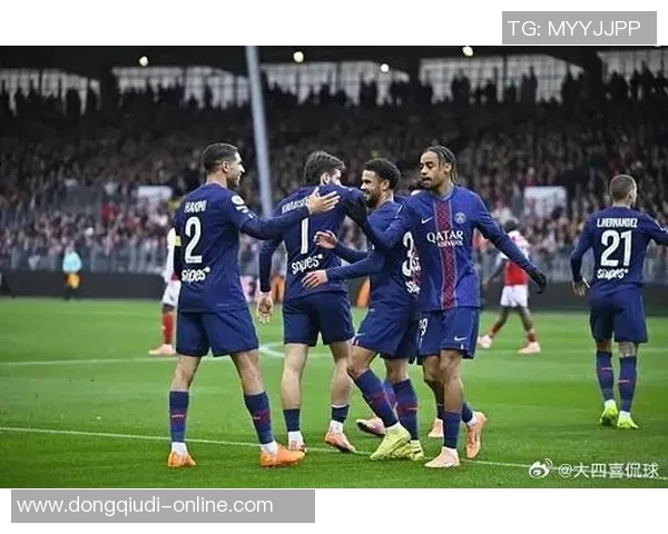 德甲热刺与巴黎圣日耳曼激战成平局精彩瞬间回顾与数据分析 德甲热刺与巴黎圣日耳曼激战成平局精彩瞬间回顾与数据分析